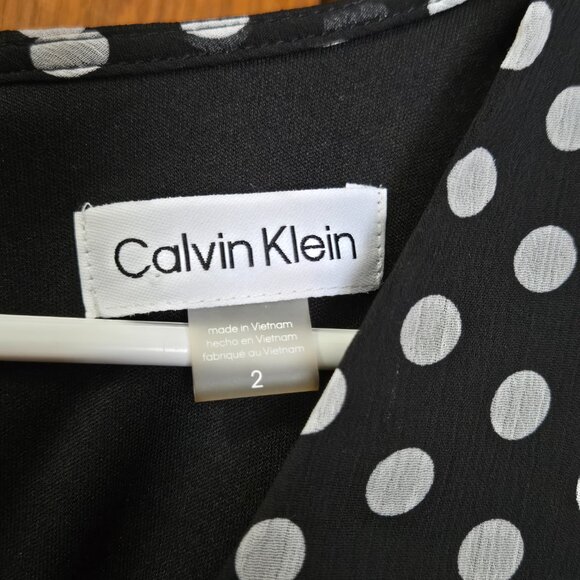 CALVIN KLEIN Black & White Polka-Dot Chiffon Bell-Sleeve Trapeze Shift Dress 2 - Picture 4 of 7